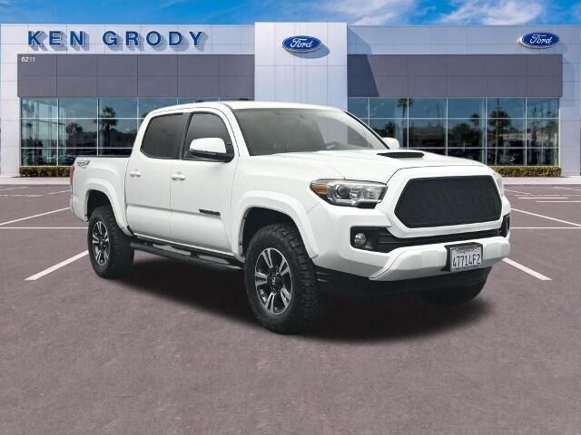 2017 Toyota Tacoma TRD Off-Road — photo 1 of 13
