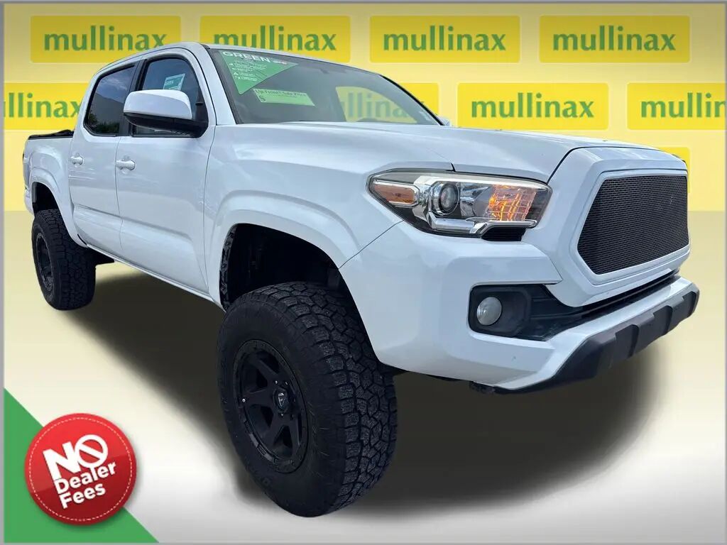 2016 Toyota Tacoma SR5 V6 — photo 1 of 13