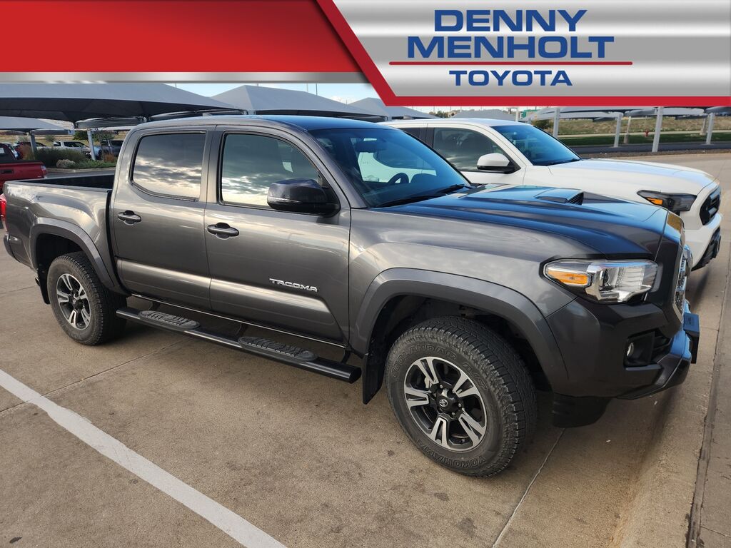 2017 Toyota Tacoma — photo 1 of 1