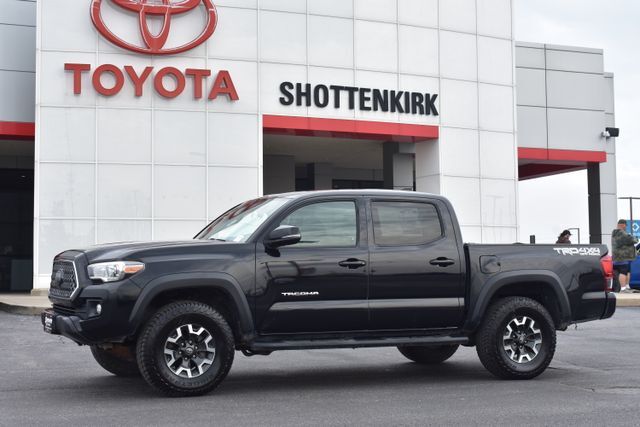 2018 Toyota Tacoma TRD Off-Road — photo 1 of 13