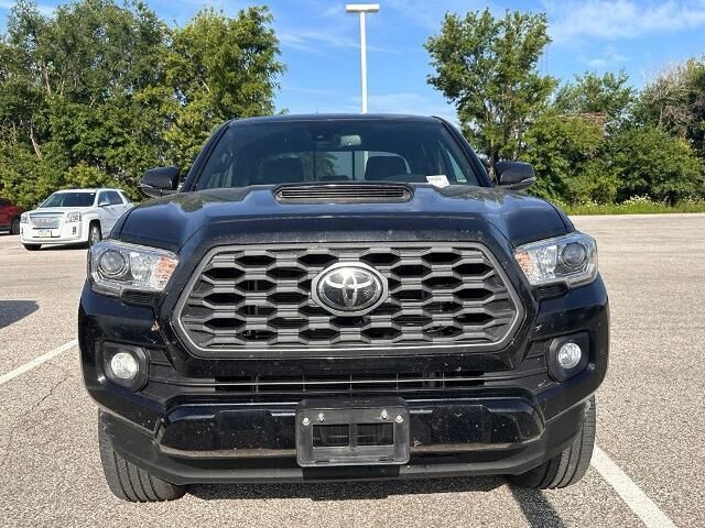 2020 Toyota Tacoma TRD Sport — photo 1 of 12