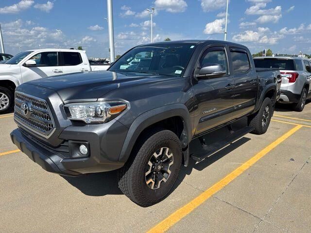 2016 Toyota Tacoma TRD Off-Road — photo 1 of 13