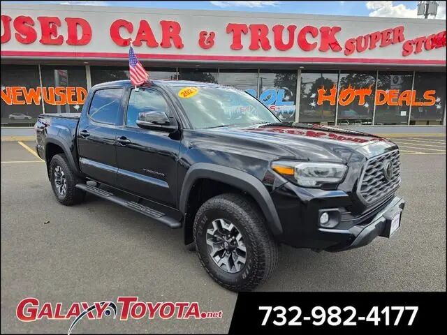 2023 Toyota Tacoma TRD Off-Road — photo 1 of 13