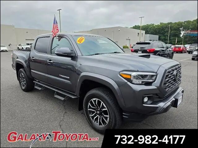 2022 Toyota Tacoma TRD Sport — photo 1 of 13