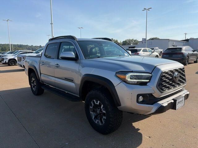 2022 Toyota Tacoma TRD Off-Road — photo 1 of 26