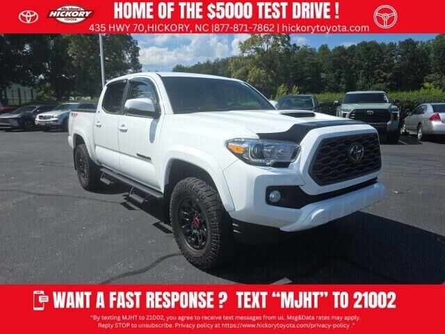 2022 Toyota Tacoma TRD Sport — photo 1 of 12