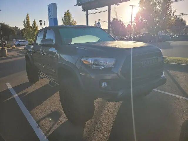 2016 Toyota Tacoma SR V6 — photo 1 of 13