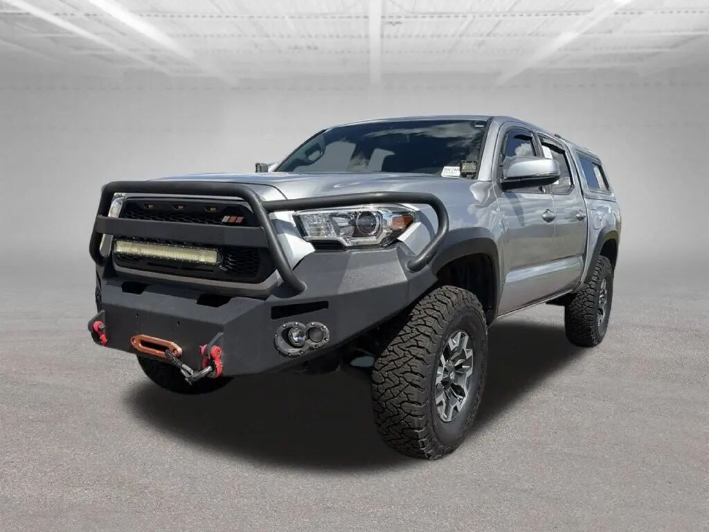 2017 Toyota Tacoma SR5 V6 — photo 1 of 13