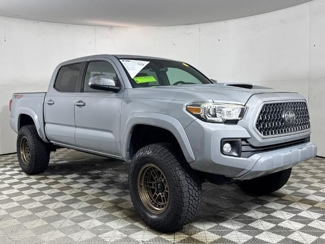2019 Toyota Tacoma TRD Sport — photo 1 of 26