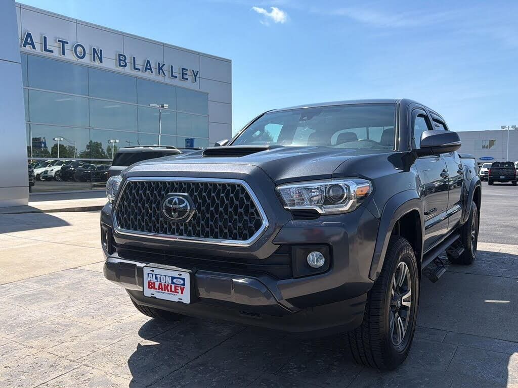 2019 Toyota Tacoma TRD Sport — photo 1 of 13