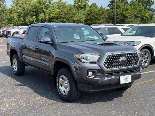 2019 Toyota Tacoma TRD Sport — photo 1 of 13