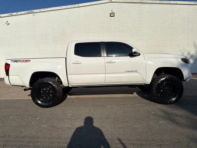 2019 Toyota Tacoma 4WD TRD Sport — photo 1 of 12