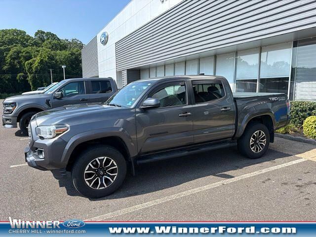 2020 Toyota Tacoma TRD Sport — photo 1 of 26