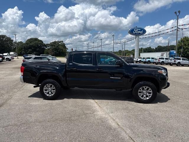 2017 Toyota Tacoma SR5 V6