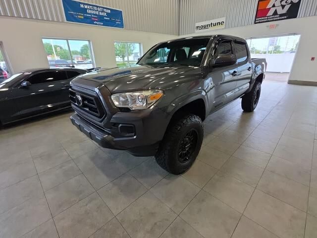2020 Toyota Tacoma TRD Sport — photo 1 of 13