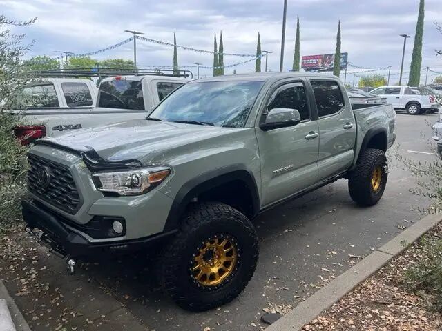 2023 Toyota Tacoma TRD Pro — photo 1 of 10