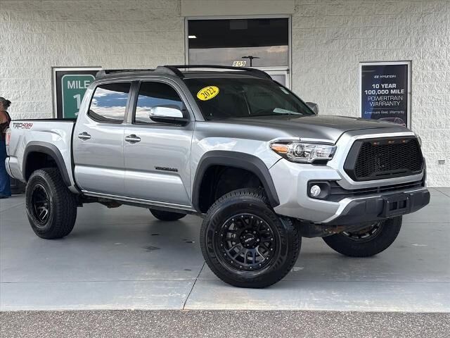 2022 Toyota Tacoma SR V6 — photo 1 of 17