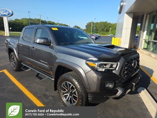 2023 Toyota Tacoma TRD Sport — photo 1 of 26