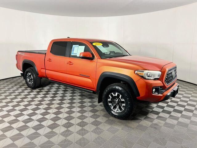 2018 Toyota Tacoma TRD Off-Road — photo 1 of 14