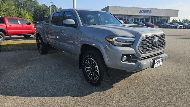 2021 Toyota Tacoma TRD Off-Road — photo 1 of 16