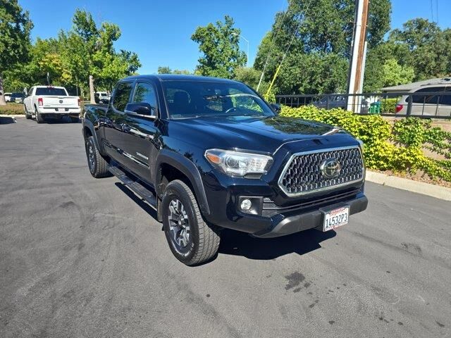 2019 Toyota Tacoma TRD Sport — photo 1 of 11