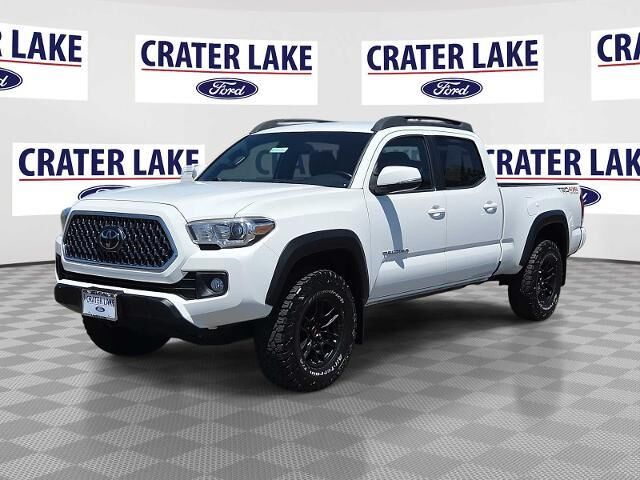 2018 Toyota Tacoma TRD Off-Road — photo 1 of 13