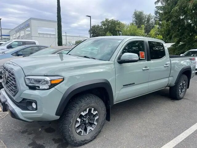 2023 Toyota Tacoma TRD Off-Road — photo 1 of 10