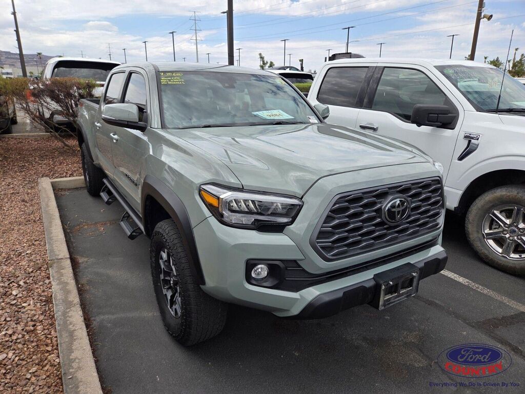 2023 Toyota Tacoma SR5 V6 — photo 1 of 1