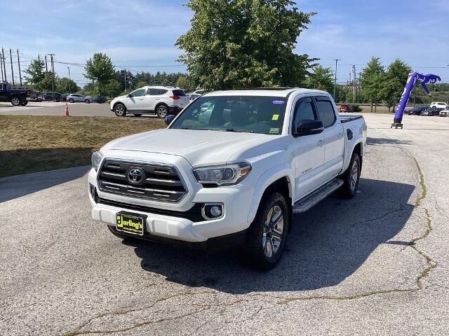 2017 Toyota Tacoma Limited — photo 1 of 31
