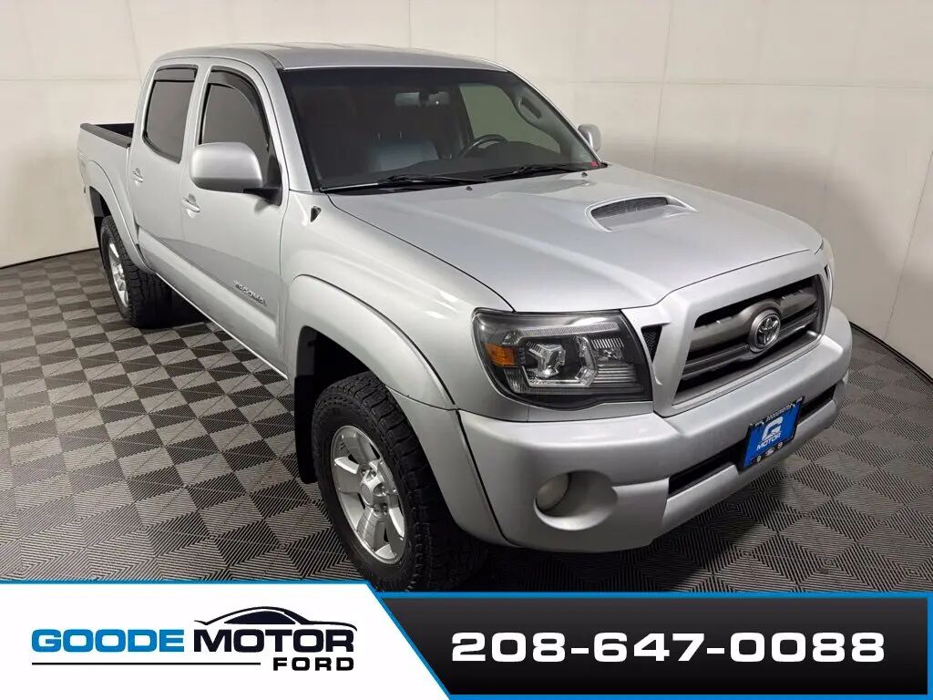 2010 Toyota Tacoma PreRunner V6 — photo 1 of 13