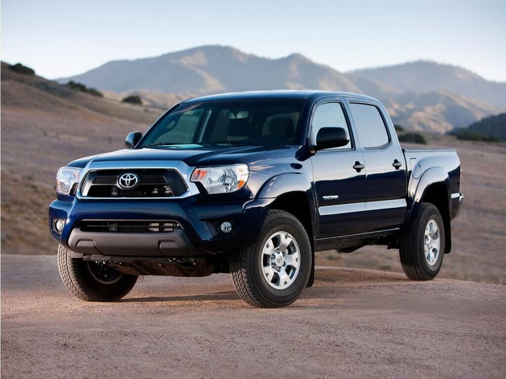2015 Toyota Tacoma PreRunner V6 — photo 1 of 1