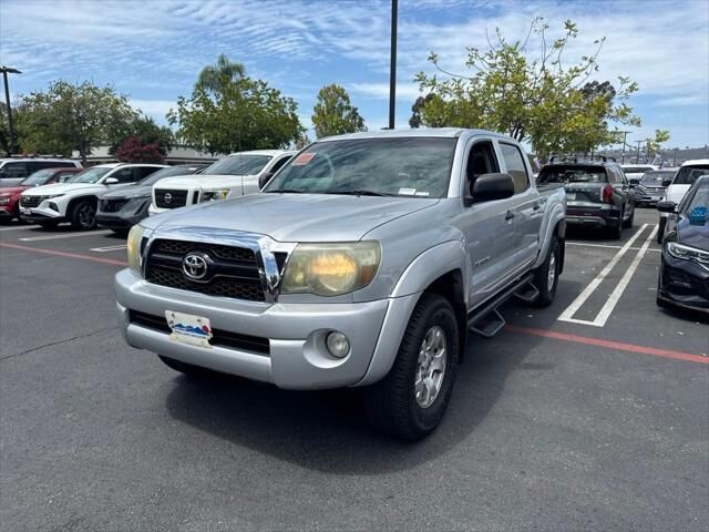 2011 Toyota Tacoma PreRunner V6 — photo 1 of 2
