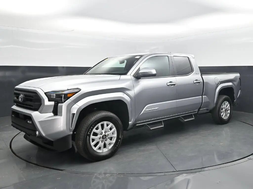 2024 Toyota Tacoma SR5 — photo 1 of 13