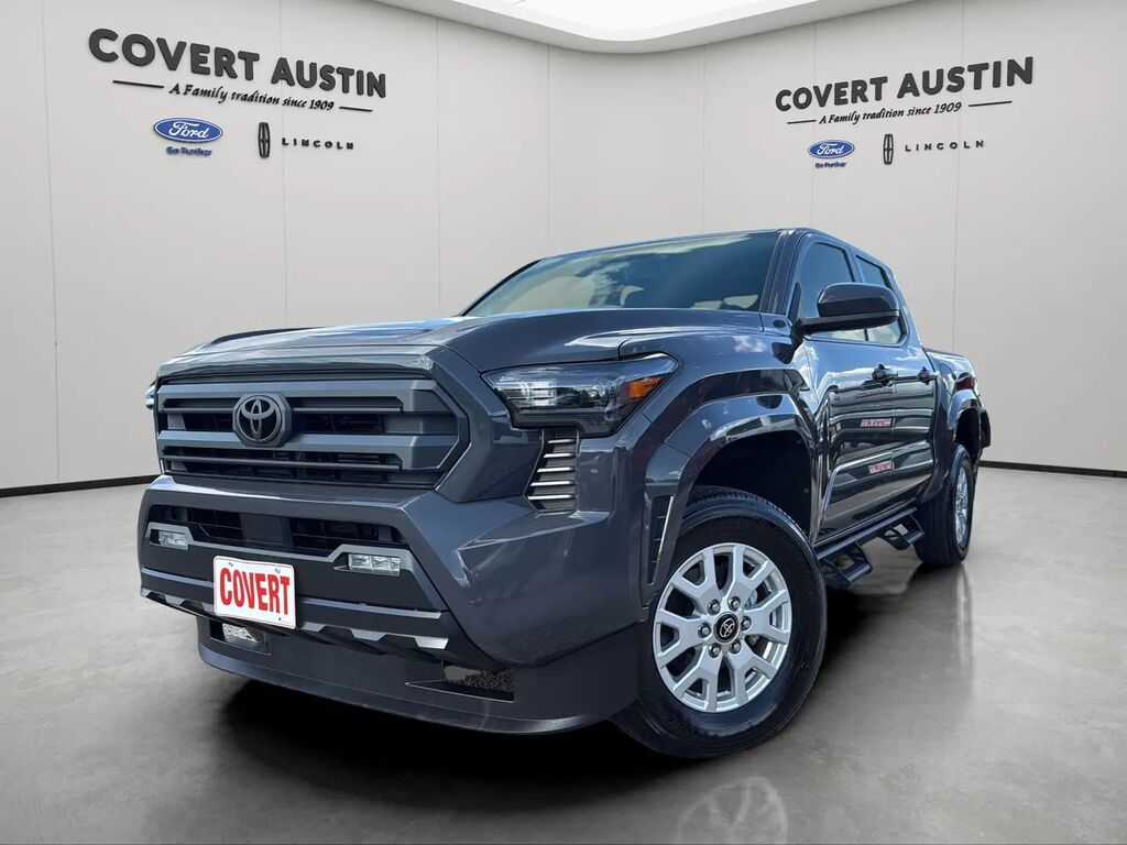 2025 Toyota Tacoma SR5 — photo 1 of 13