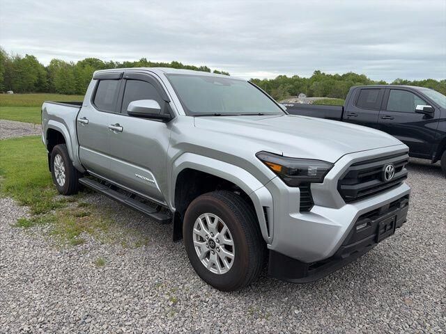 2025 Toyota Tacoma SR5 — photo 1 of 26