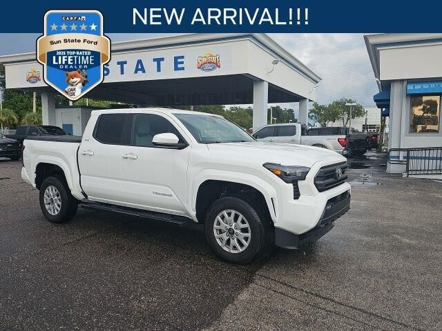 2025 Toyota Tacoma SR5 — photo 1 of 26