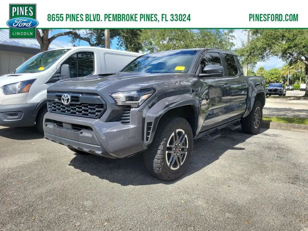 2025 Toyota Tacoma TRD Sport — photo 1 of 5