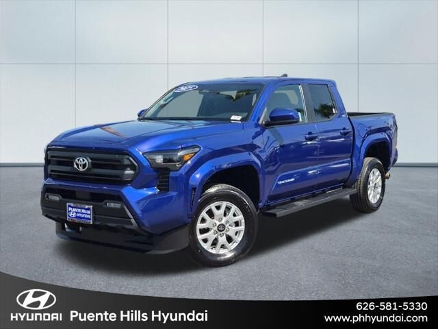 2025 Toyota Tacoma SR5 — photo 1 of 13