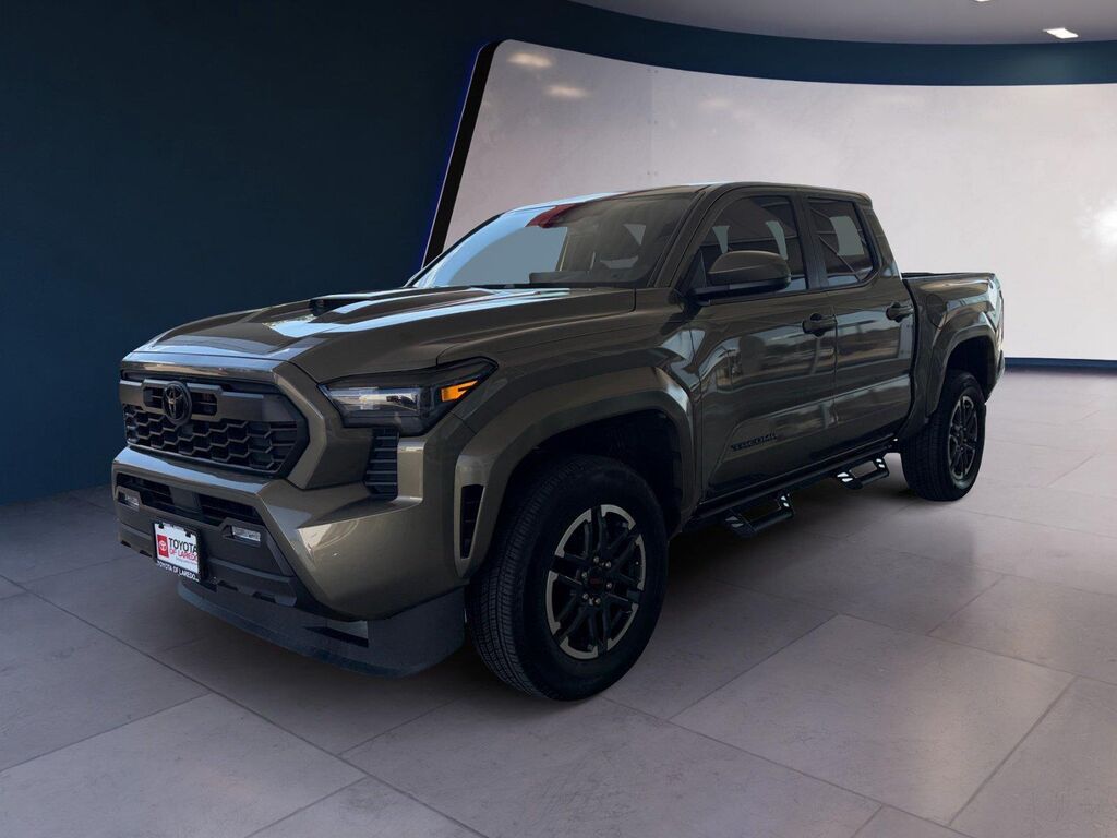 2025 Toyota Tacoma TRD Sport — photo 1 of 13