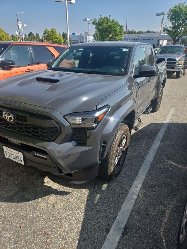 2024 Toyota Tacoma TRD Sport — photo 1 of 2