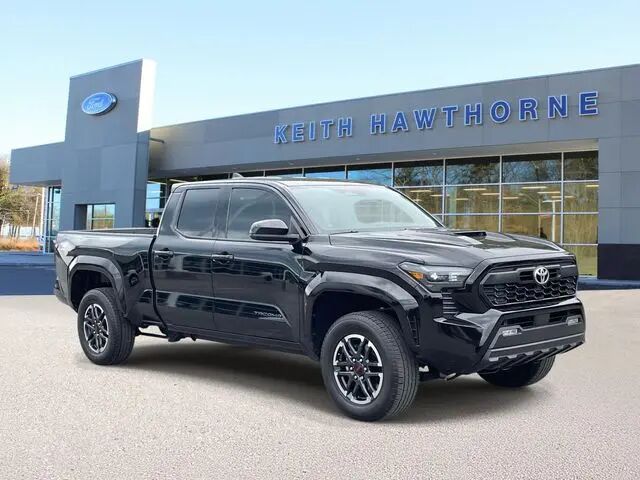 2025 Toyota Tacoma TRD Sport — photo 1 of 13