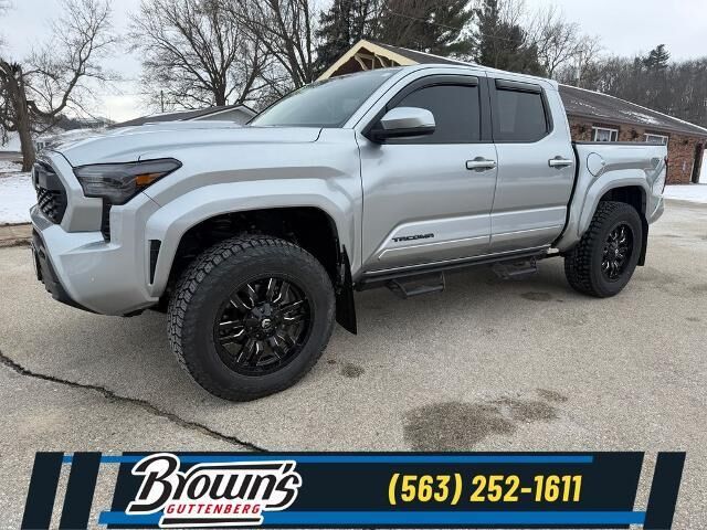 2024 Toyota Tacoma TRD Sport — photo 1 of 13