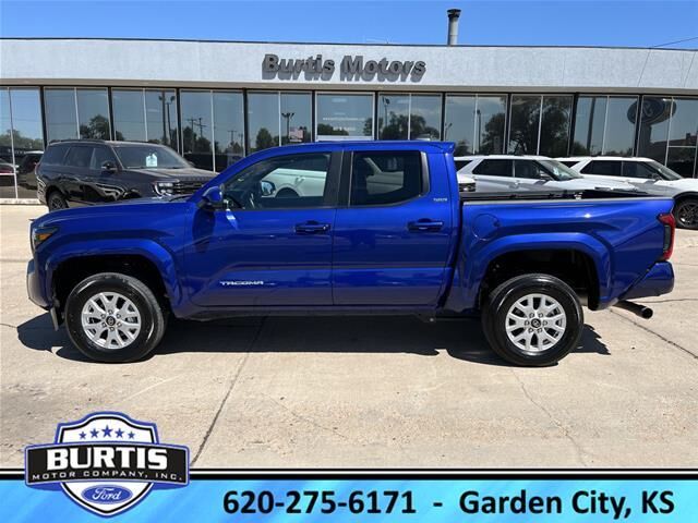 2025 Toyota Tacoma SR5 — photo 1 of 13