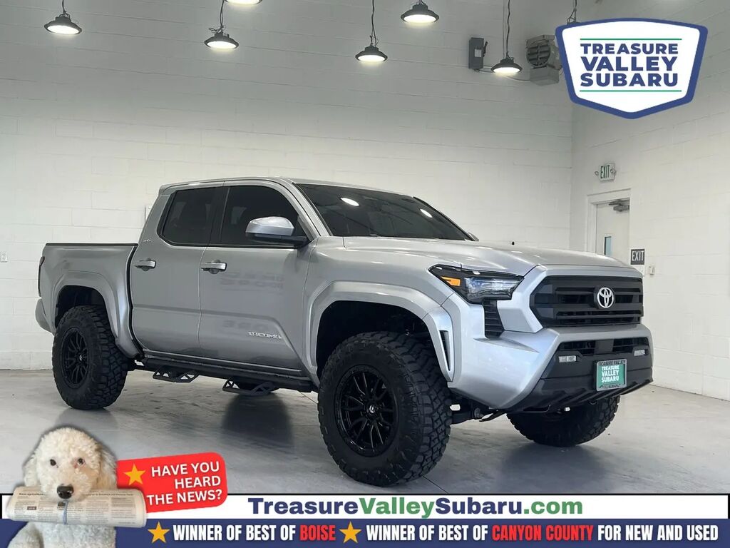 2025 Toyota Tacoma SR5 — photo 1 of 13