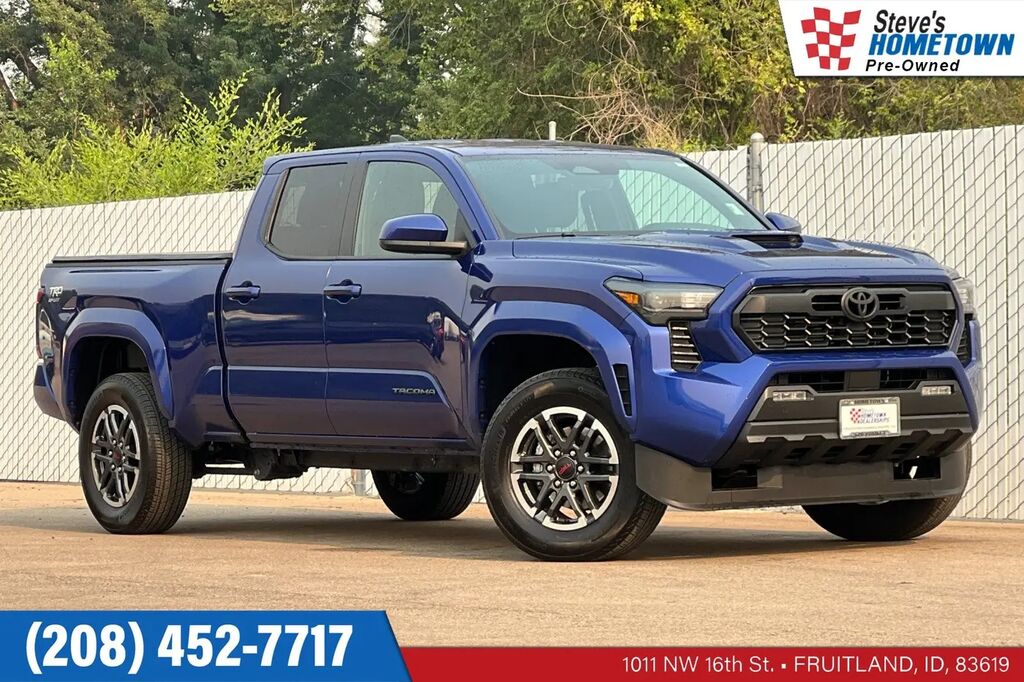2025 Toyota Tacoma SR5 — photo 1 of 13