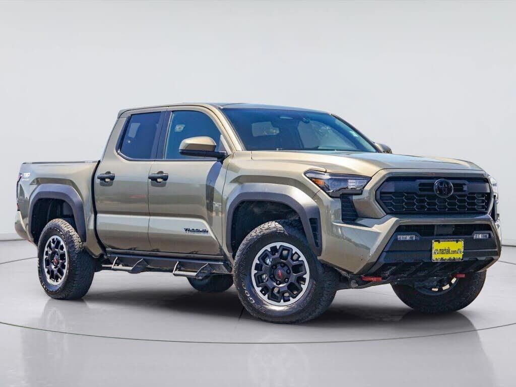 2025 Toyota Tacoma SR5 — photo 1 of 2