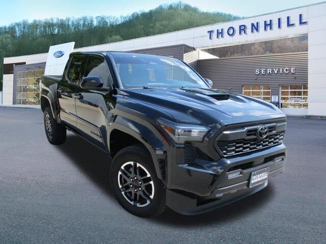 2025 Toyota Tacoma TRD Sport — photo 1 of 26