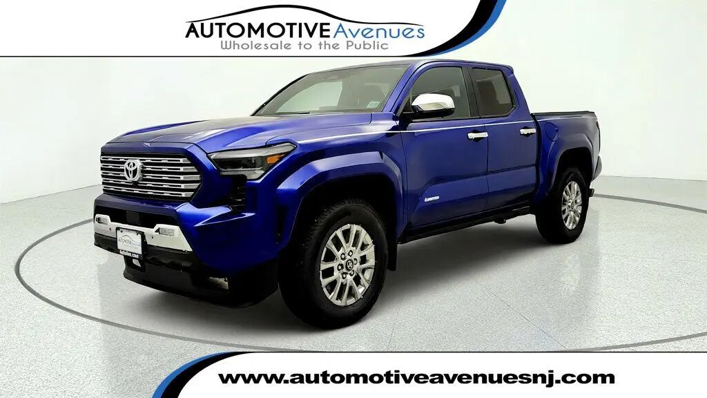 2025 Toyota Tacoma SR5 — photo 1 of 26