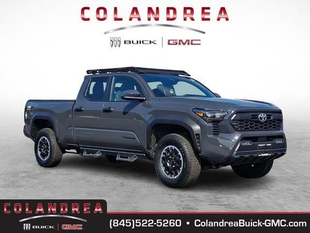 2025 Toyota Tacoma SR5 — photo 1 of 13