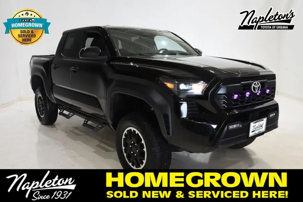 2025 Toyota Tacoma SR5 — photo 1 of 14